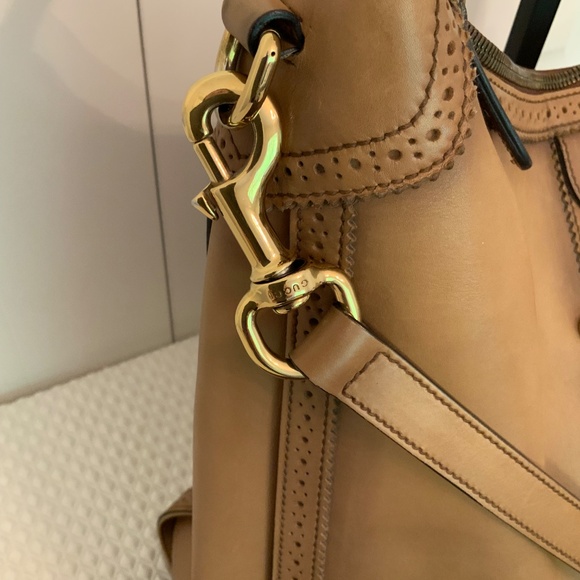 Gucci Duillio Brogue Shoulder Bag - Picture 4 of 13